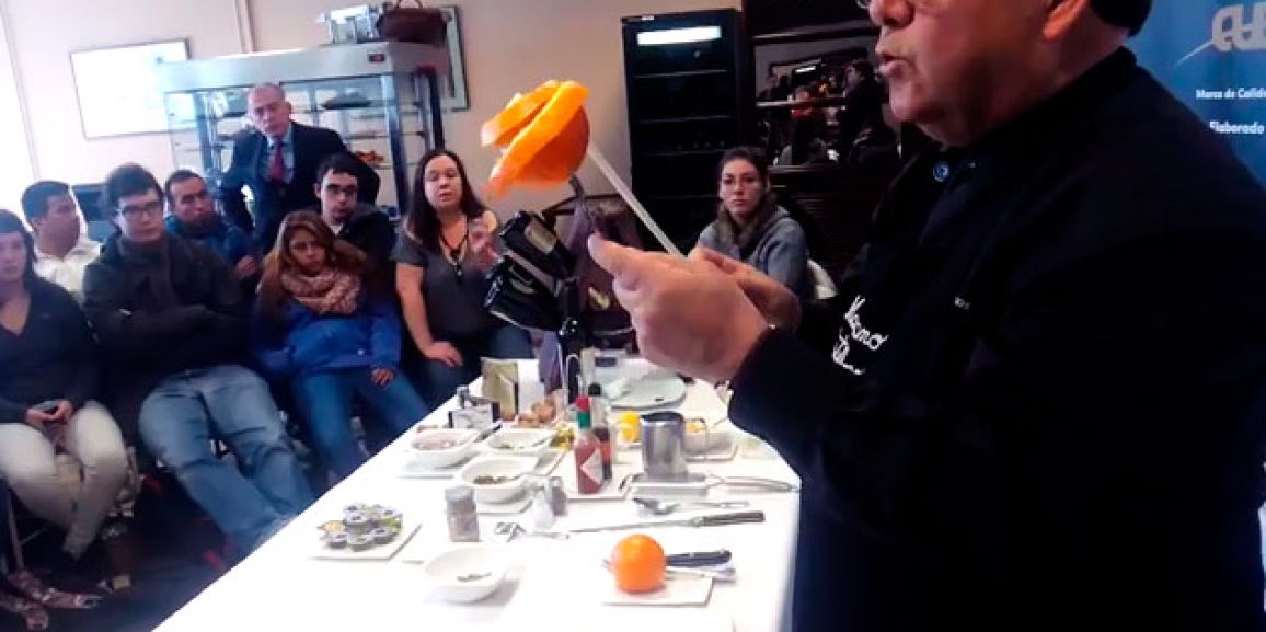 Como pelar y gajear una naranja como un profesional